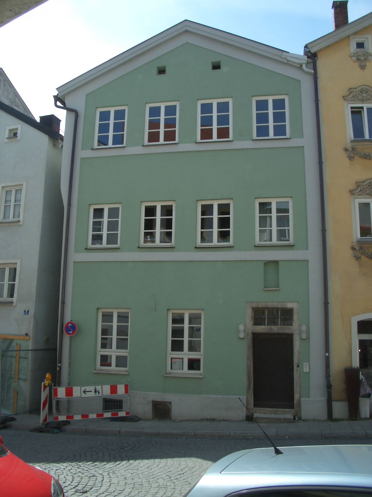 Geschäftshaus mit 4 Wohnungen