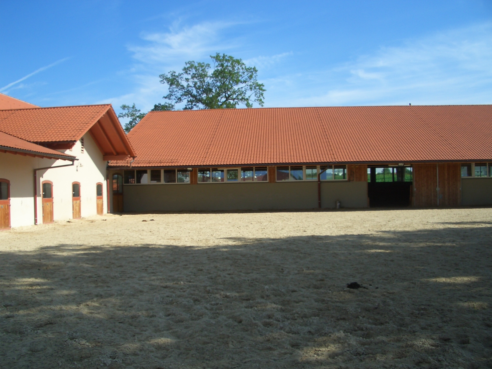 Reithalle und Stall